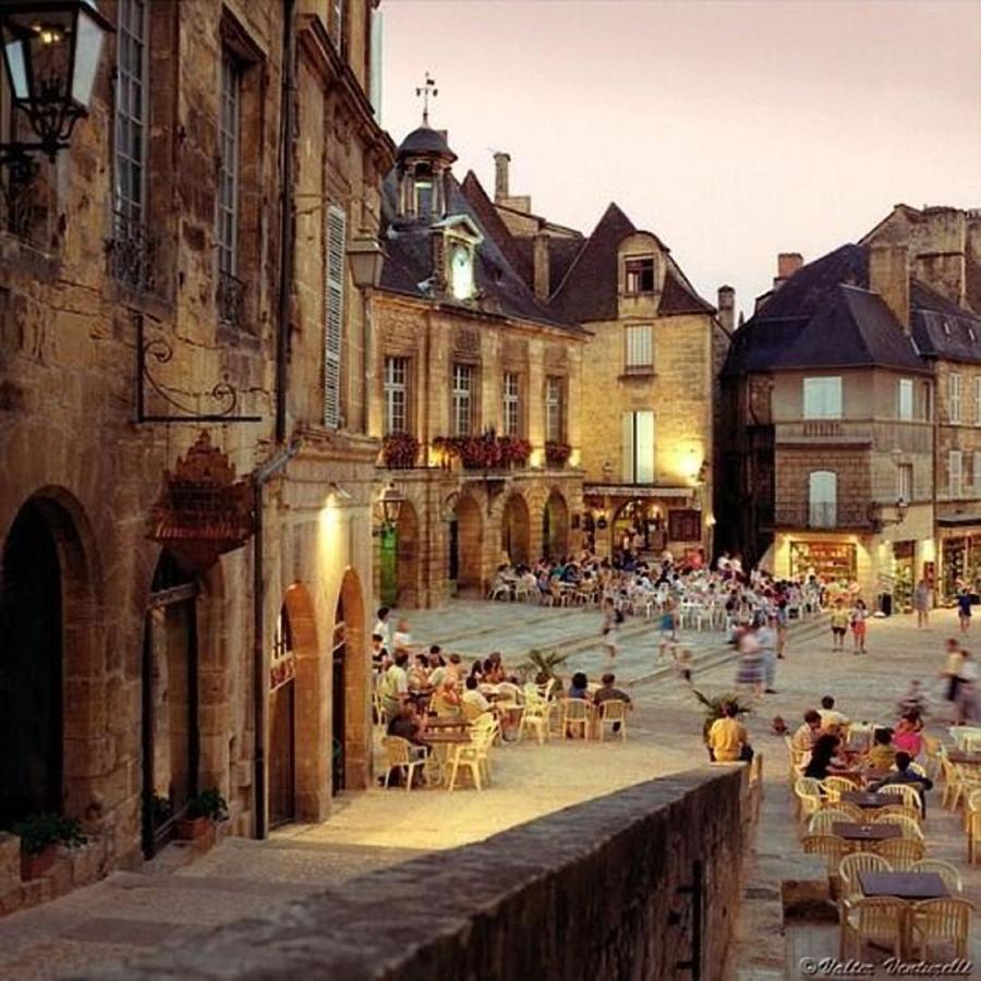 Gite Chez Julie - Clima - Parking サルラ・ラ・カネダ エクステリア 写真